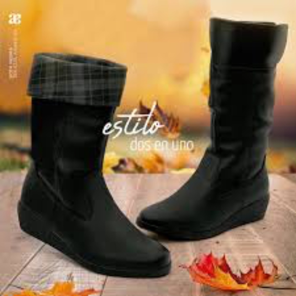 Women 2 in 1 tall black boots Size 7.5